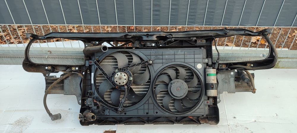 Pas przedni kompletny VW bora 1.6 benzyna chłodnica
