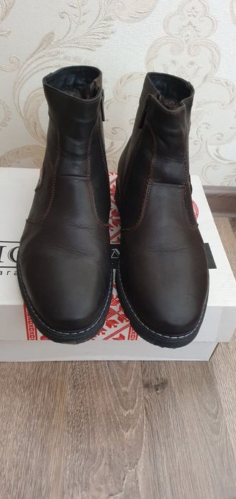 Чоботи, ботинки шкіряні чоловічі