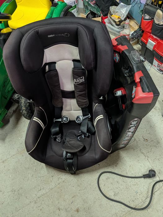 Fotelik samochodowy bebe comfort axiss 9-18kg