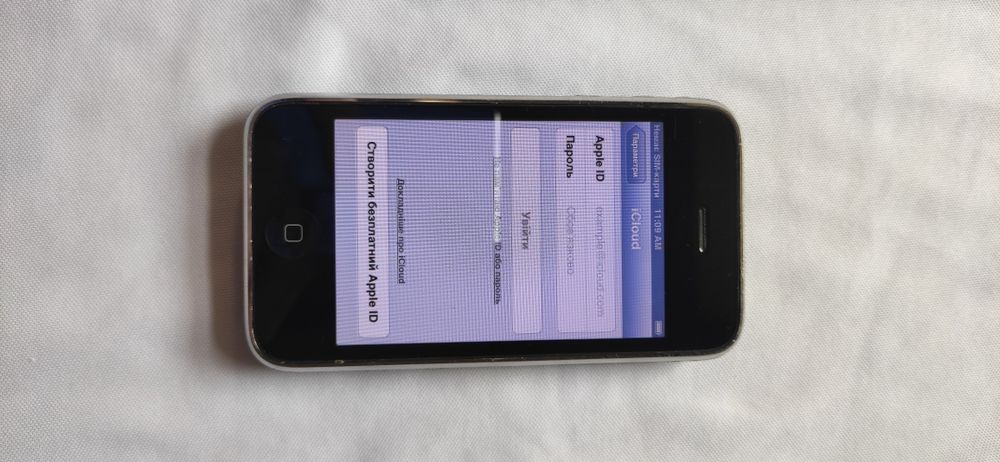 iPhone 3gs 8gb та 5s 16gb Neverlock