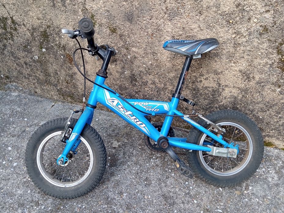 Bicicletas adulto e criança para despachar