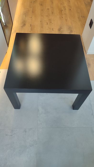 Стіл, фарбований МДФ