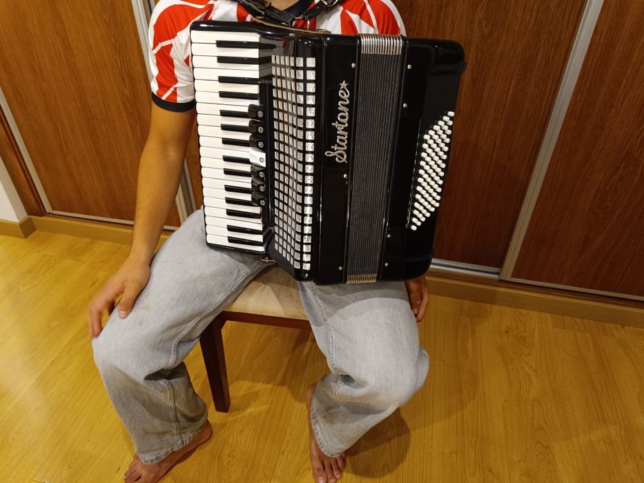 Acordeão 72 baixos  Startone Iniciante