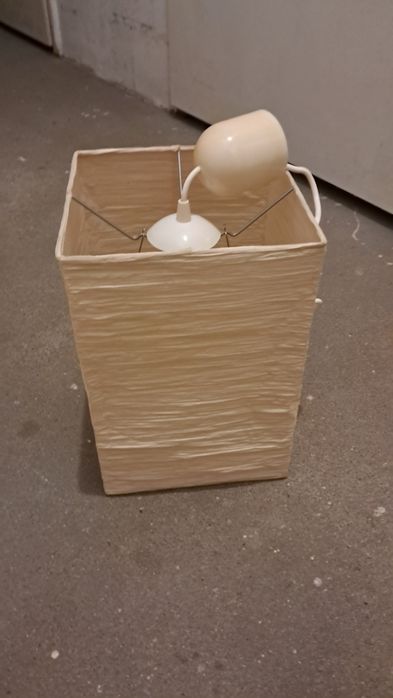 Lampa sufitowa z oprawką