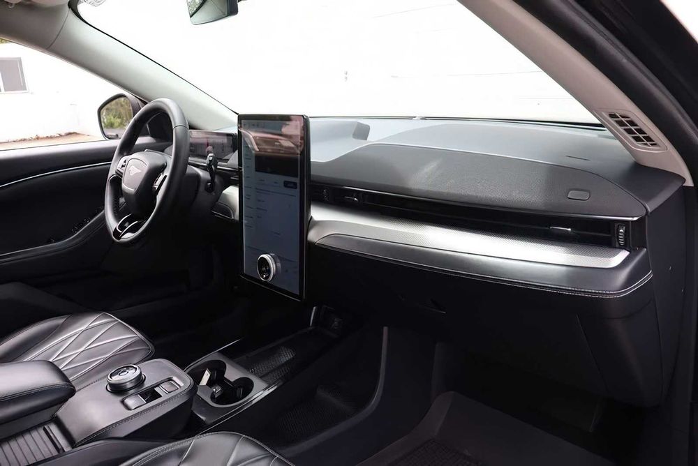 Ford Mustang Mach-E Premium      2023
