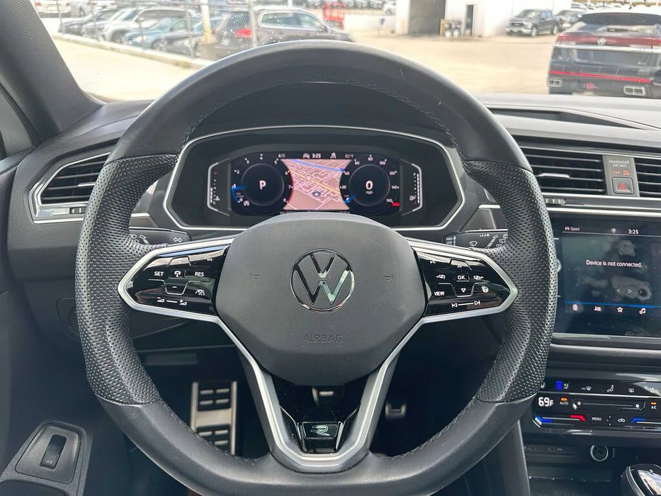 Volkswagen Tiguan SEL R-Line 4Motion      2024