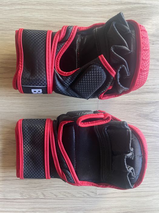 Luvas de boxe/treino BHOUT, tamanho M, em excelente estado.