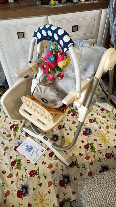 Продам стул для кормления Chicco Polly 3 в 1, с дугой для игрушек.