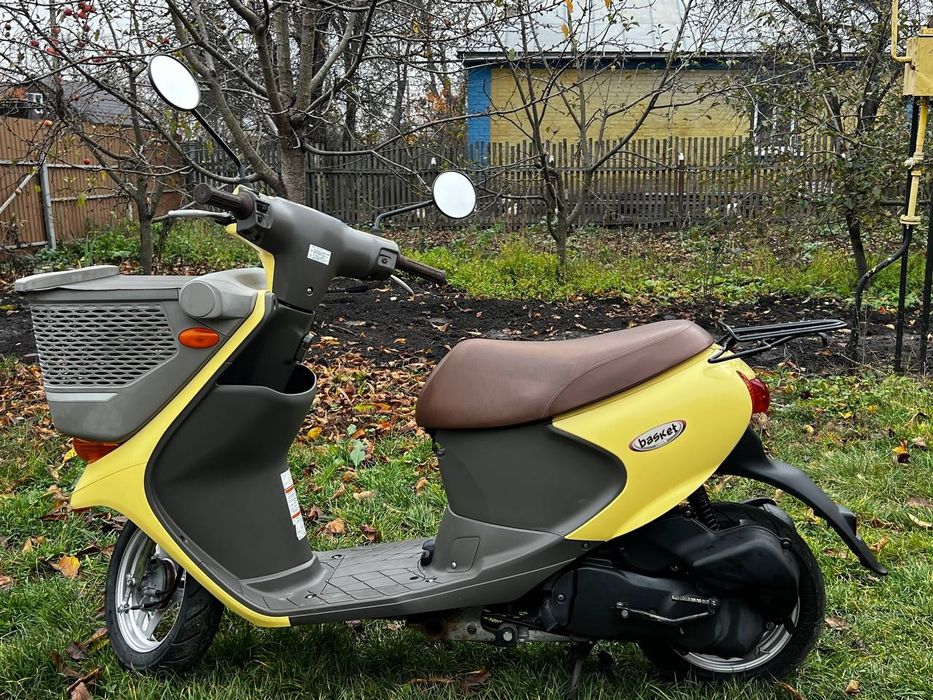 Suzuki Lets 4 Basket.