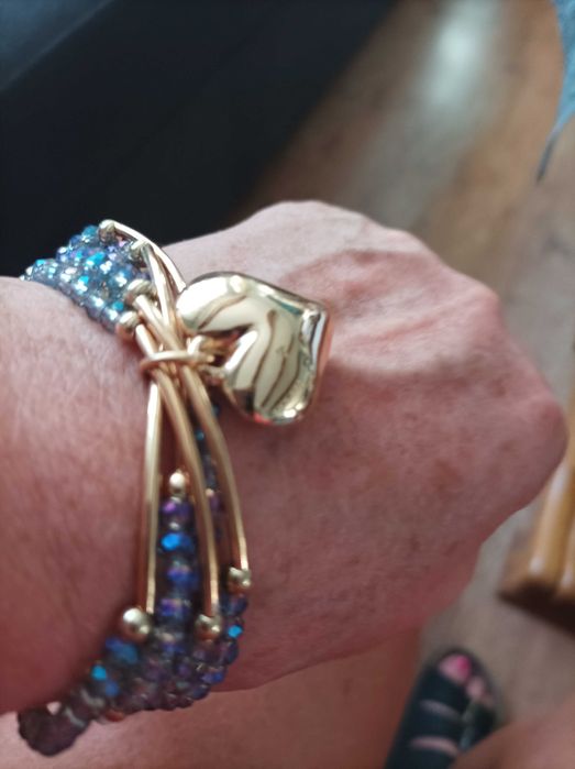 Branzoletka z sercem.