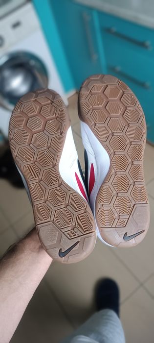 Продам новые оригинальные кросовки Nike Gato 45 размер