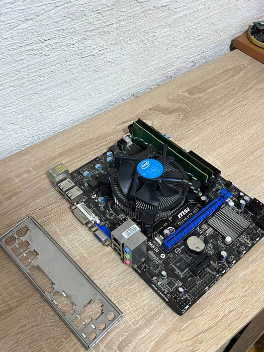 Комплект intel core i7 3770k + мат. плата H61M-P20