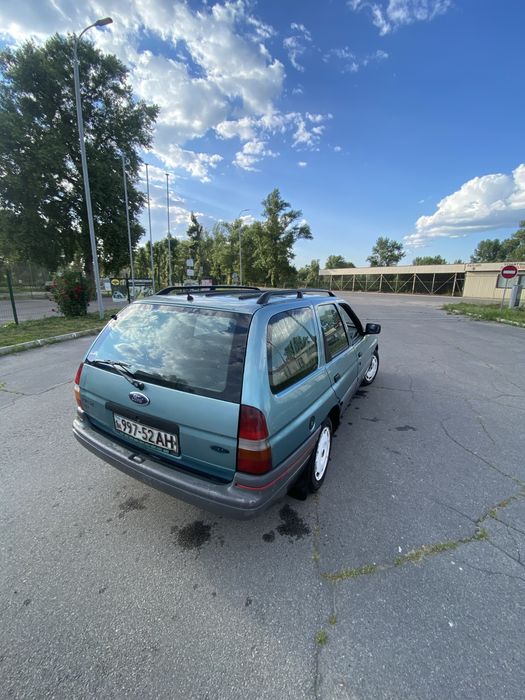 Продам Ford Escort