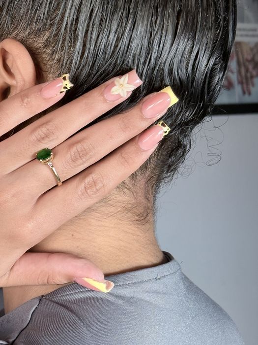 Unhas de gel laranjeiro