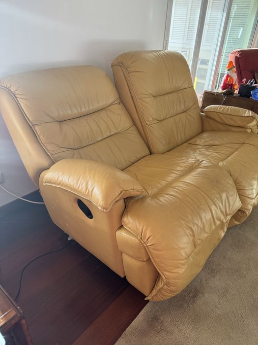 vendo sofa relax colunex com o do lado esquerdo com ingrenagem estraga