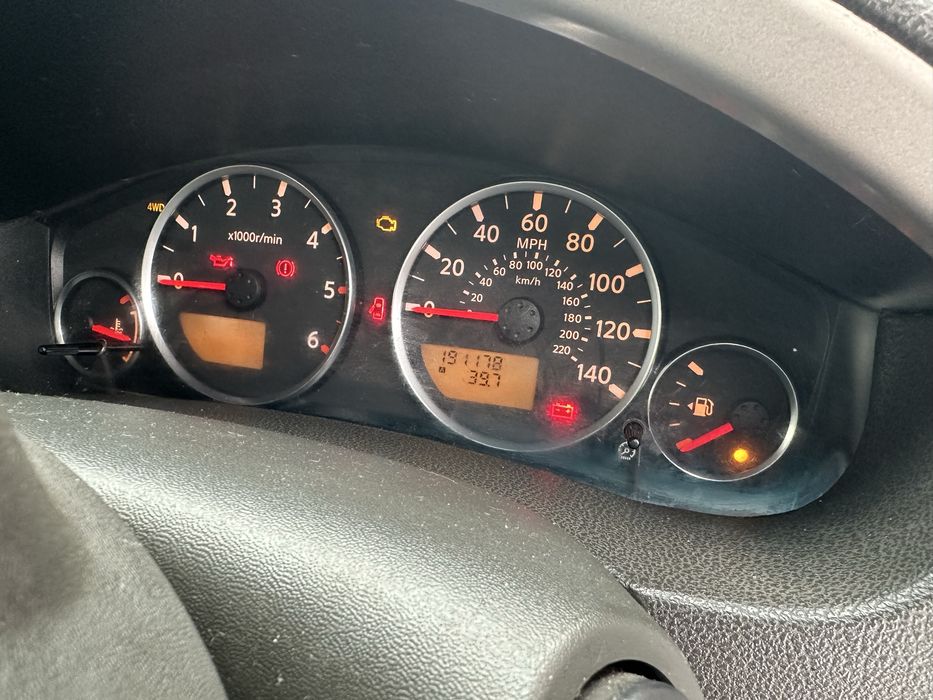 NISSAN Pathfider Sport