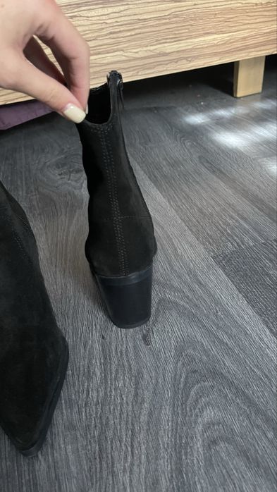 Замшеві козаки zara
