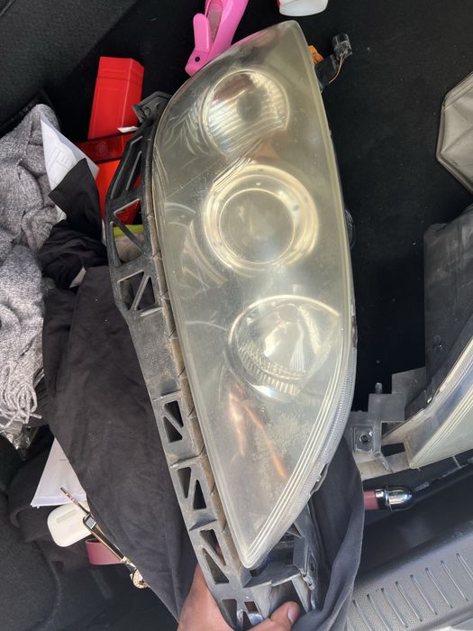 Farol Mazda 3 2003-2008