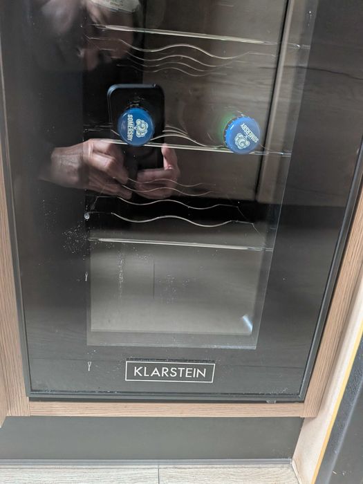 Mała lodówka na winko