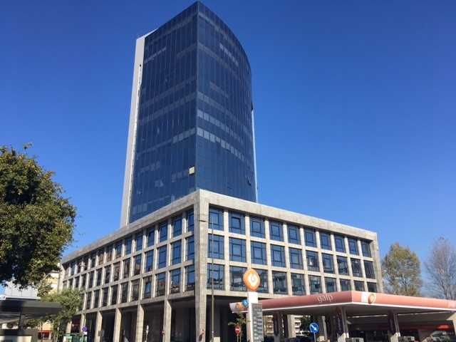 Escritório para arrendamento na Torre das Antas com Garagem