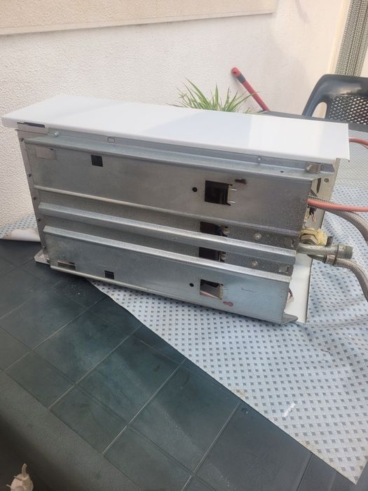 Esquentador junkers inteligente a funcionar muito bem e  ventilado