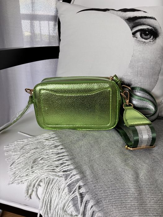Mala verde metalizada com alca à tiracolo