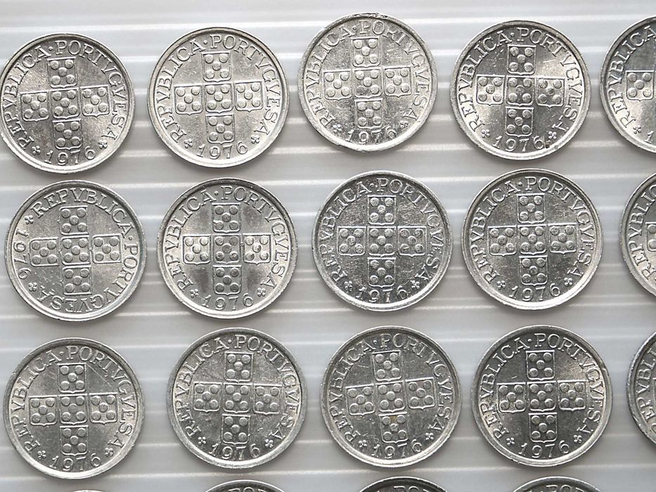 Lote de 24 Moedas 10 Centavos 1976
