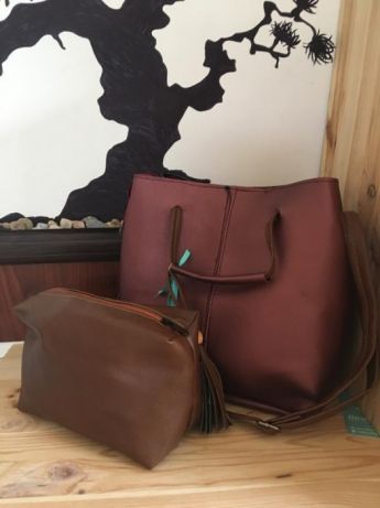 Продам сумку мешок+ косметичка новая/торг!!!