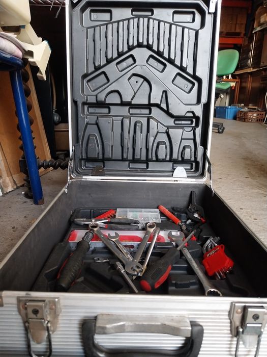 Vendo duas caixas de ferramentas