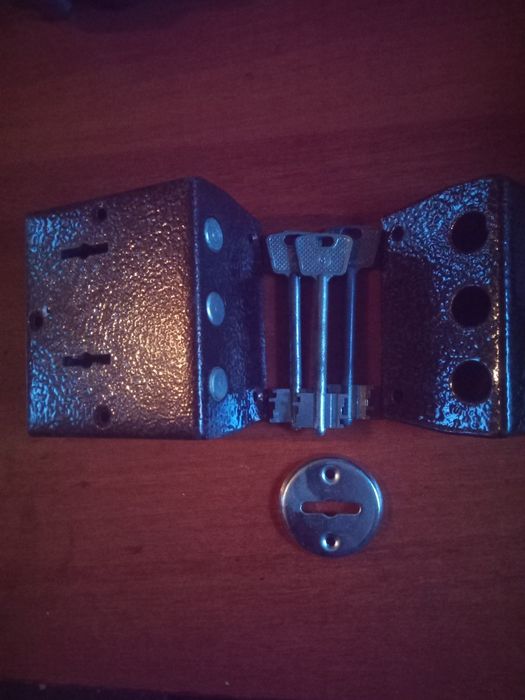 Накладной замок Цилиндровый