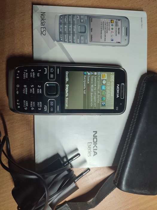 Продам телефон Nokia E52