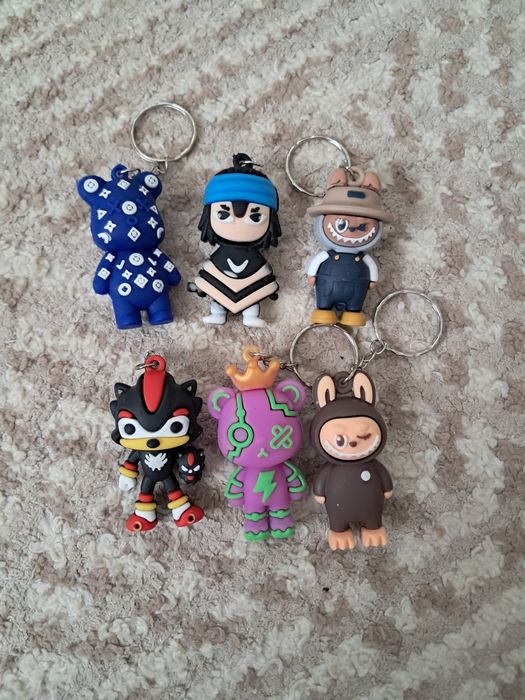 Продам різні брелки