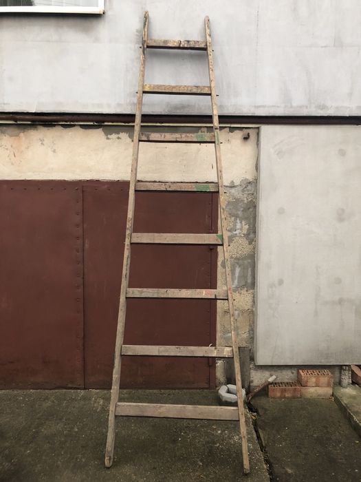 Драбина деревʼяна 3-х метрова.