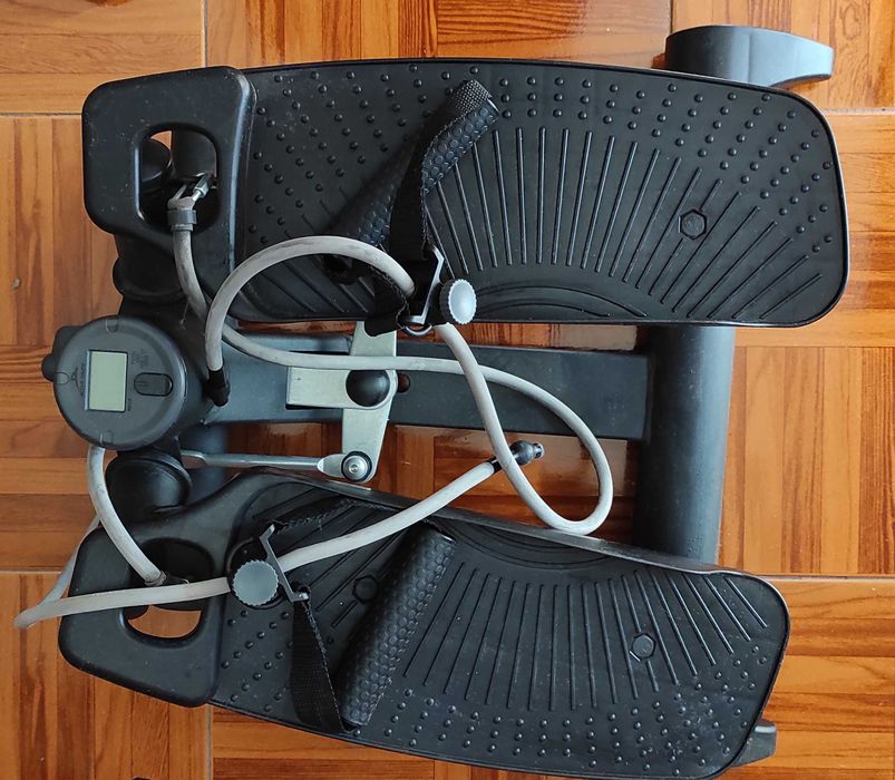 Step and Abdominal Exercise Equipment with Support64564136695299124