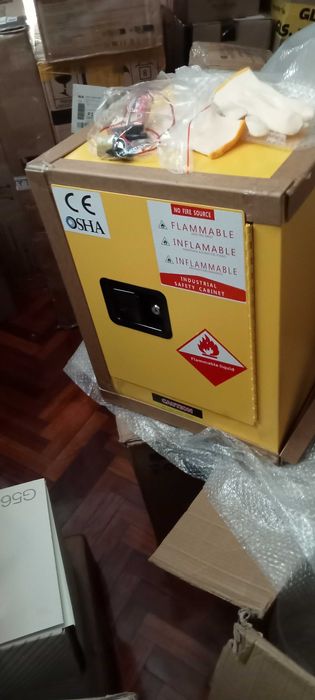 Cofre -Armário 512€. Oportunidade