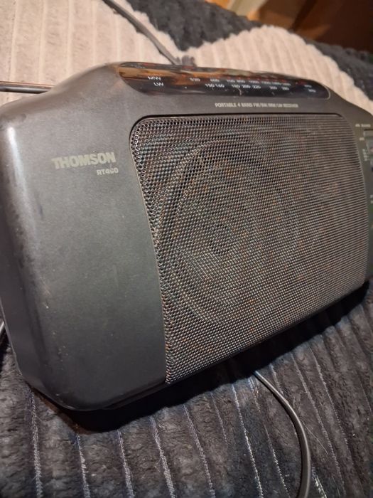 Przenośny radioodbiornik  4 zakresowy firmy THOMSON