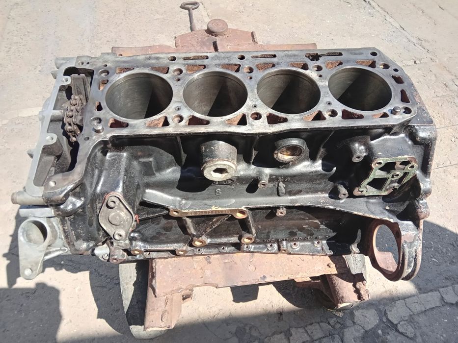 Продам,блок двигателя м102