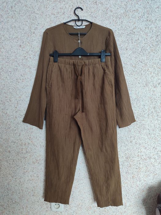 Текстурований костюм на ґудзиках розмір S-XS