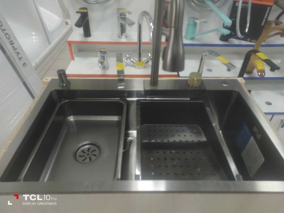 Змішувачі для  кухні та ванної кімнати