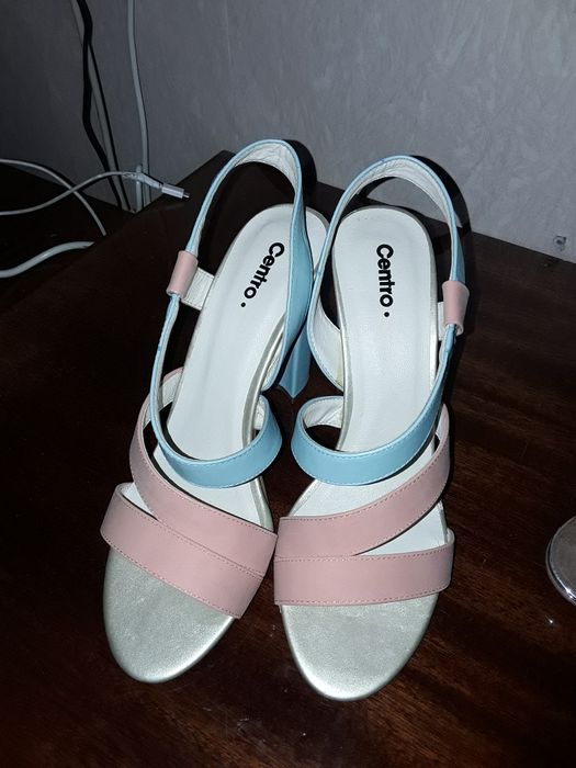 Босоножки 39,5 новые