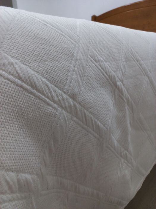 Colcha beje 2,5m×3m nova com etiqueta