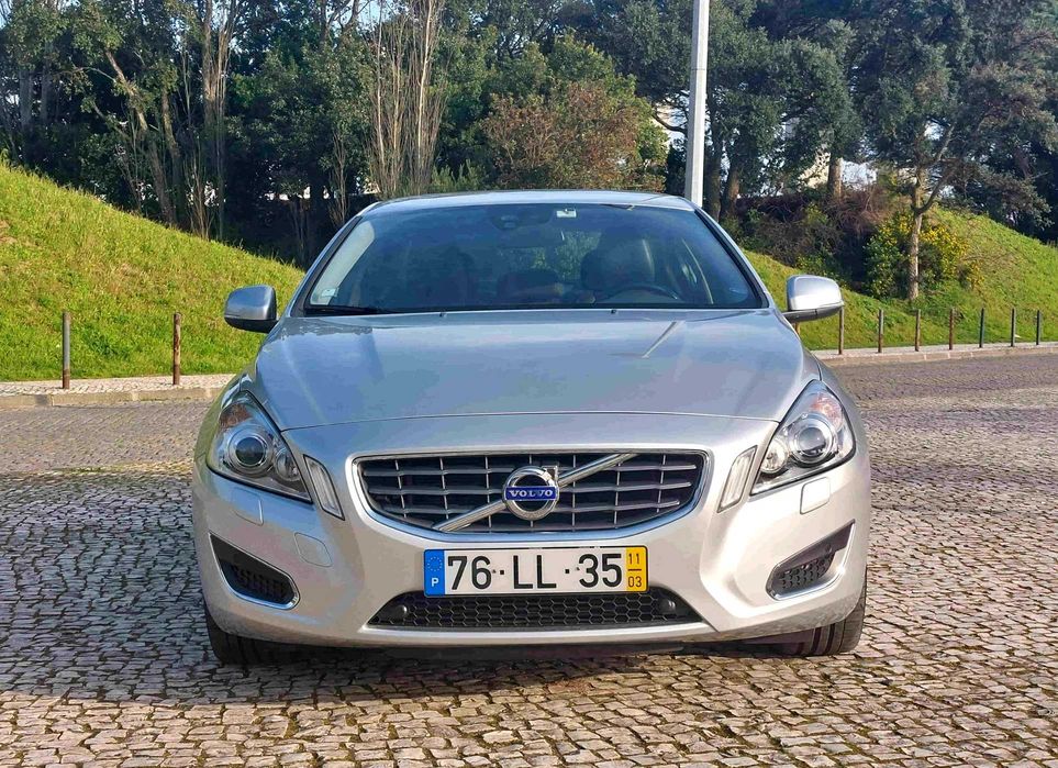 Volvo D3 T5 SUmmum (Full extras) com apenas 81000kms