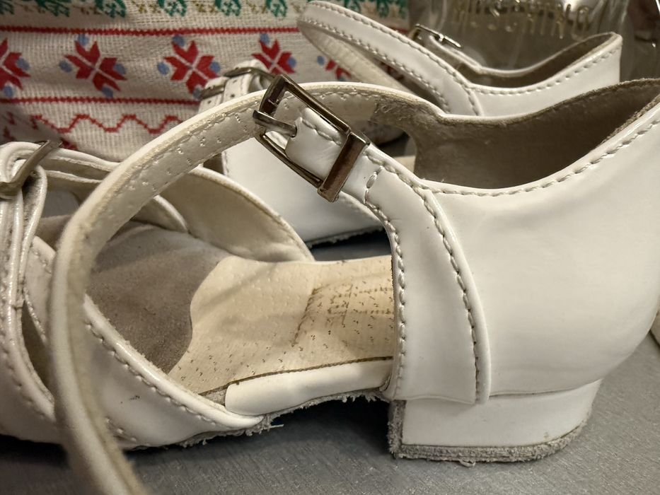 Бальні туфлі для маленької ніжки