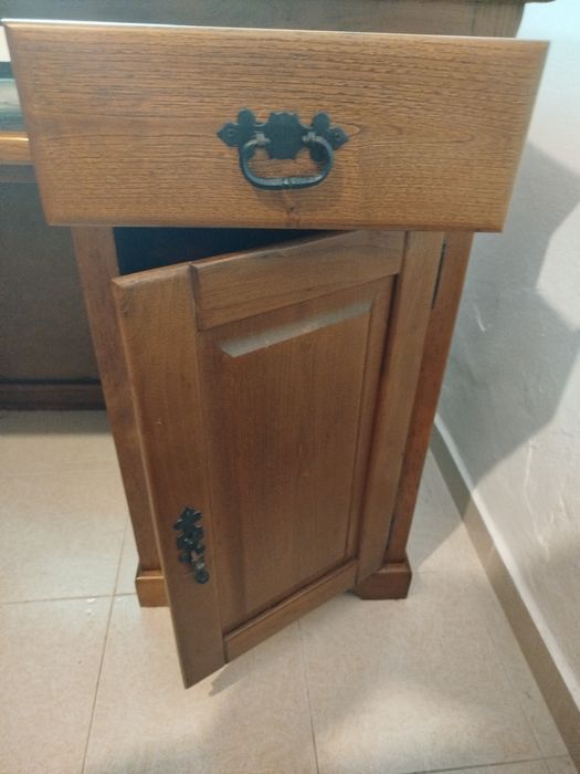 Vendo secretária usada