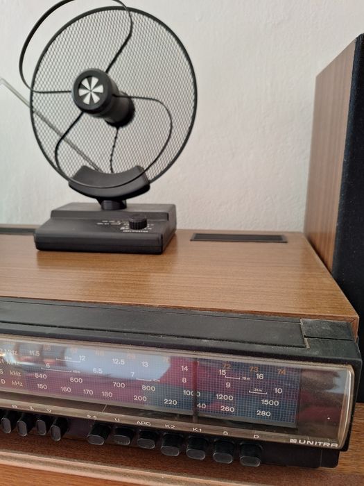 Radio Unitra Zodiak, kolumny, antena.