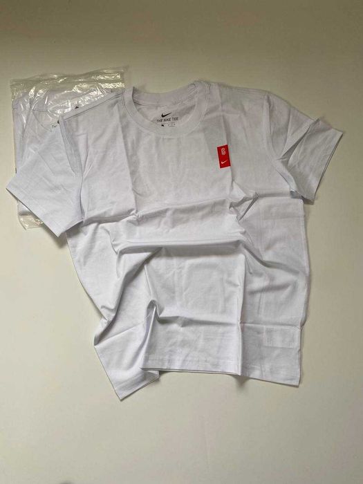 Біла Футболка Найк