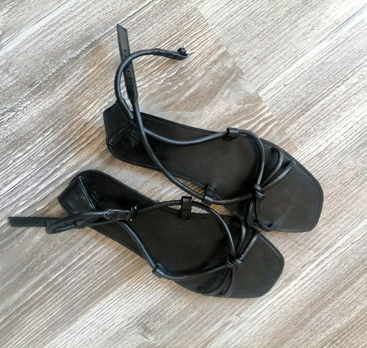 H&M czarne sandały 38