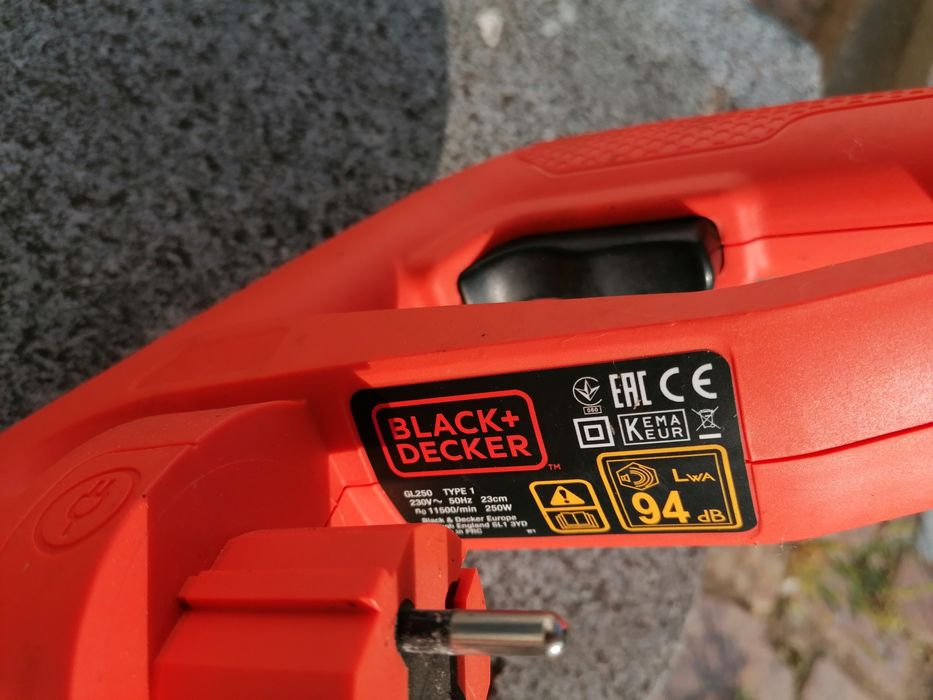 Aparador/cortador de erva Black & Decker usado