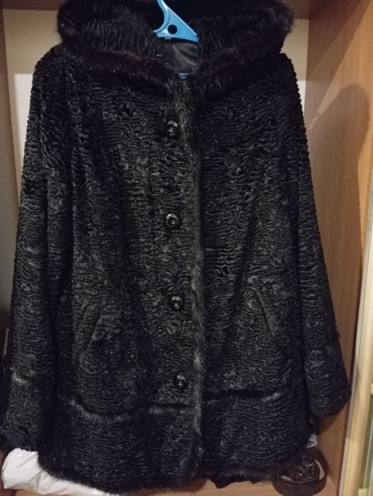 Пальто  женское каракуль