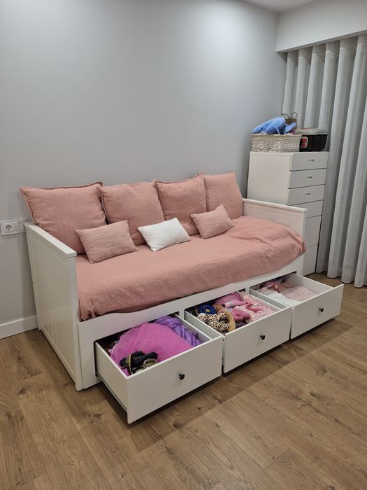 Cama Ikea indiv/dupla modelo Hemnes